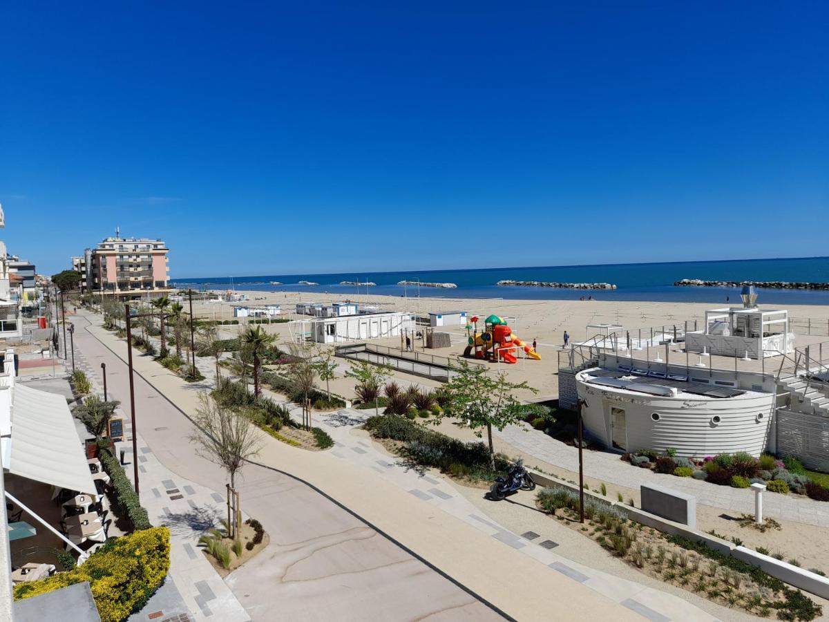 Appartamento vista mare Viserbella, vicissimo alla Fiera Rimini Esterno foto